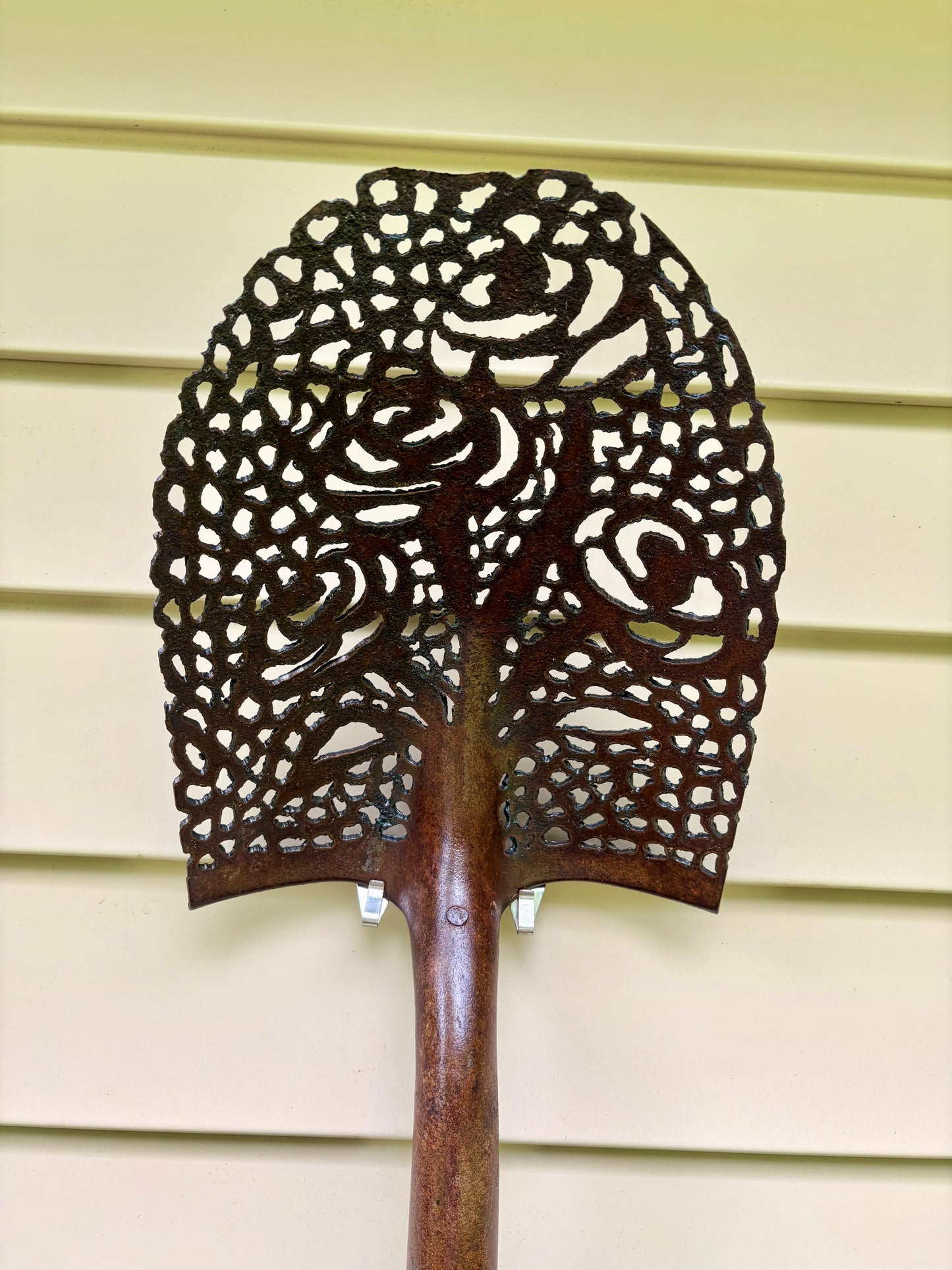Four Flower Blossoms Shovel