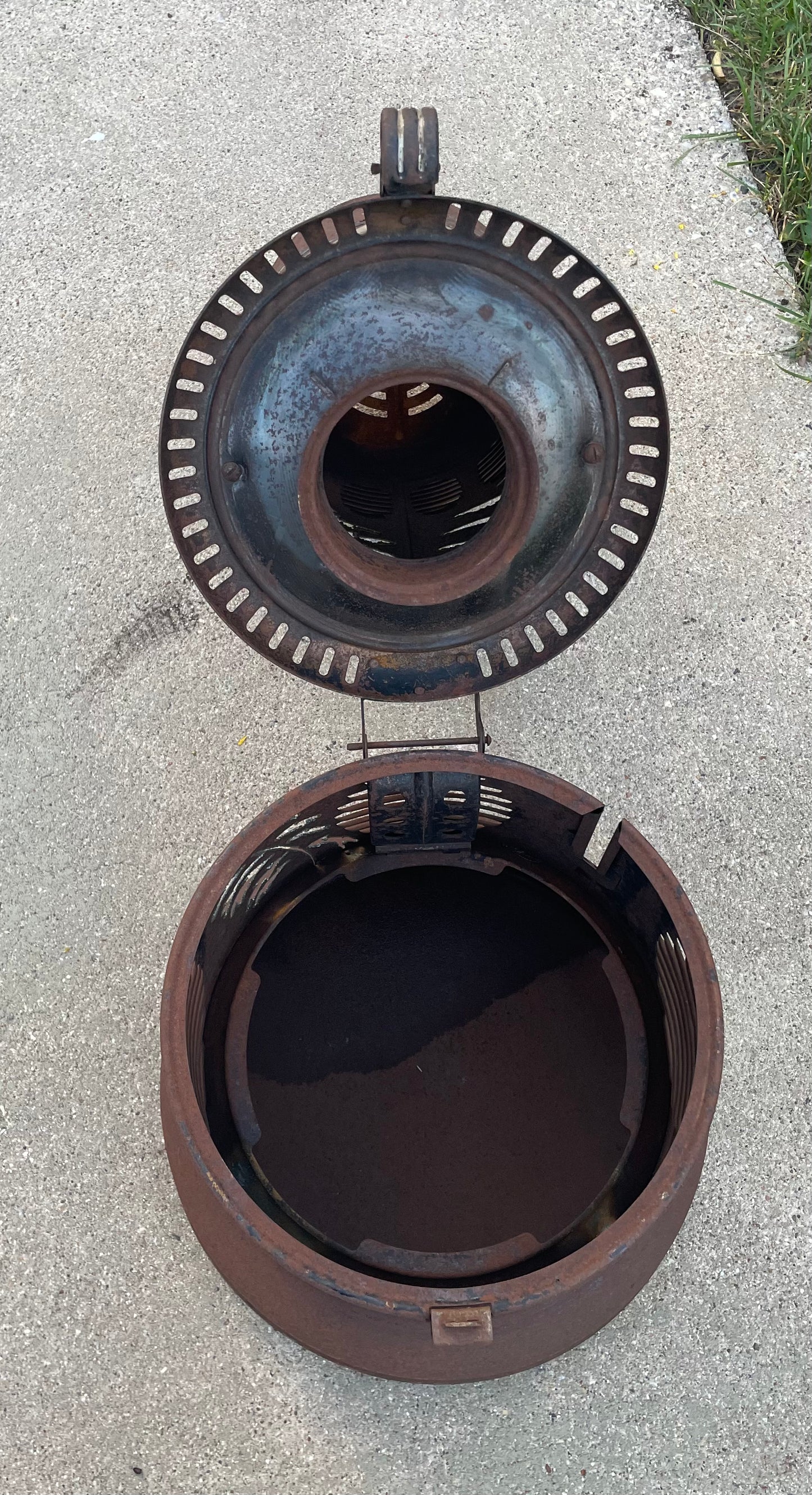 Vintage Kerosene Heater Luminary