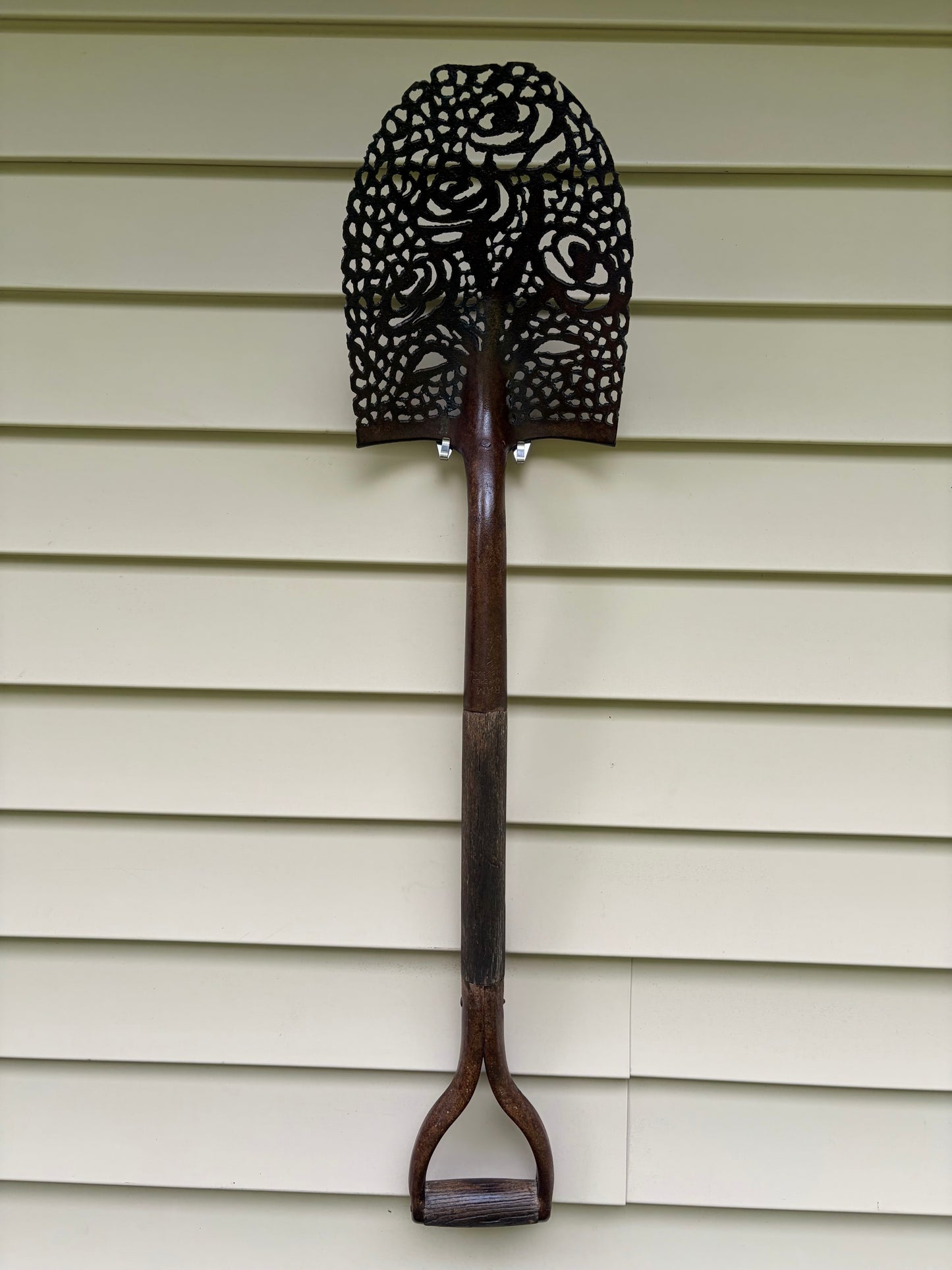 Four Flower Blossoms Shovel